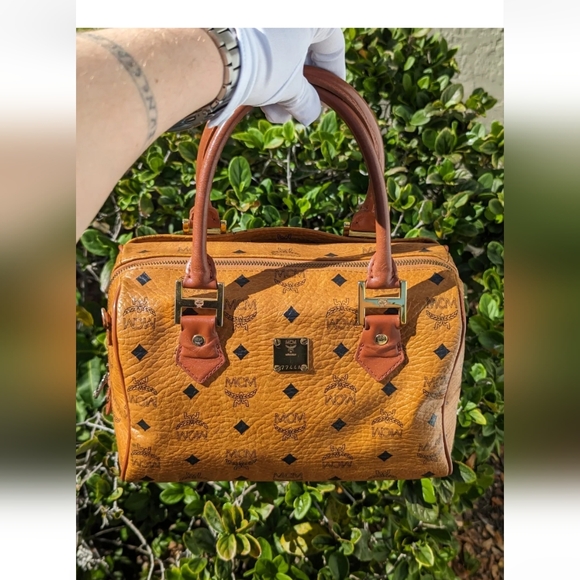 🧡🧡Please like an share. BAG Show 7:00 pm This evening 🧡🧡 Join us - Picture 6 of 15